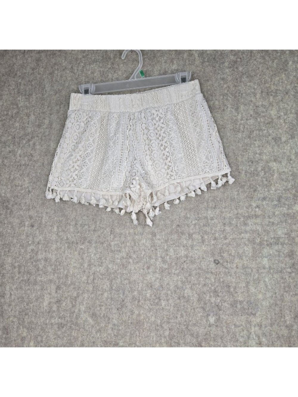 Rue21 Womens Crochet Lace Ivory Shorts Size L Stretch Nylon Blend Pom Trim